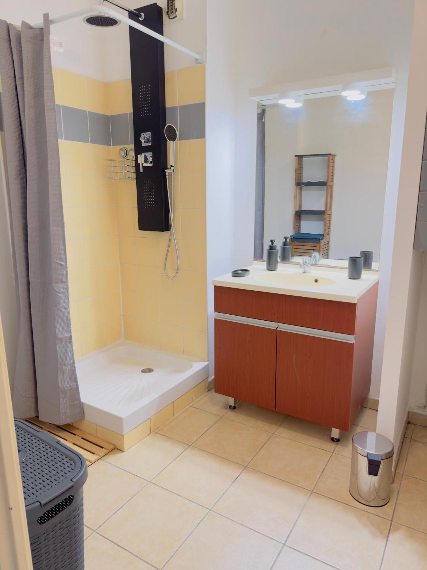 Le Petit Oasis Apartment Saint-Denis Ngoại thất bức ảnh