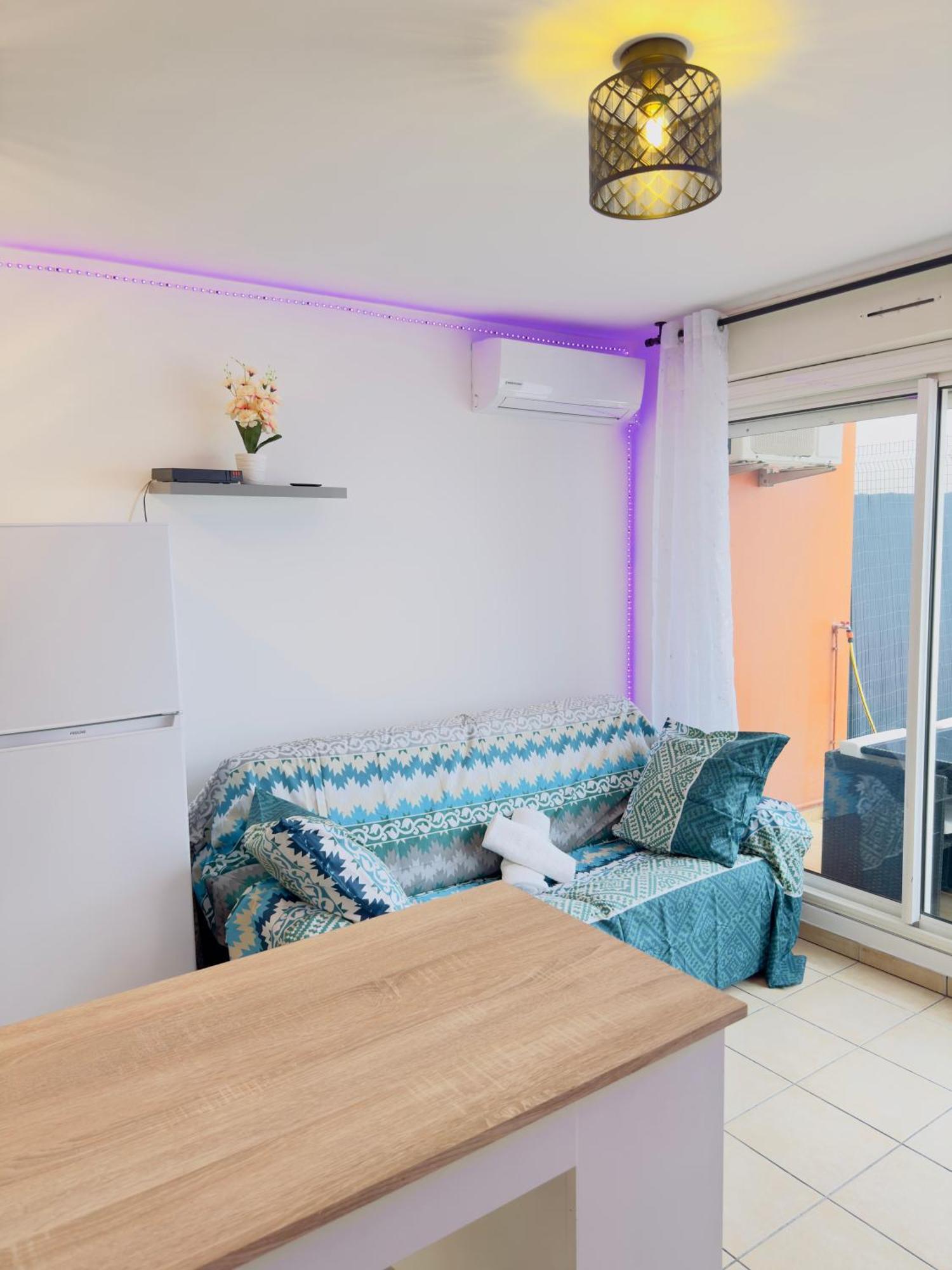 Le Petit Oasis Apartment Saint-Denis Ngoại thất bức ảnh