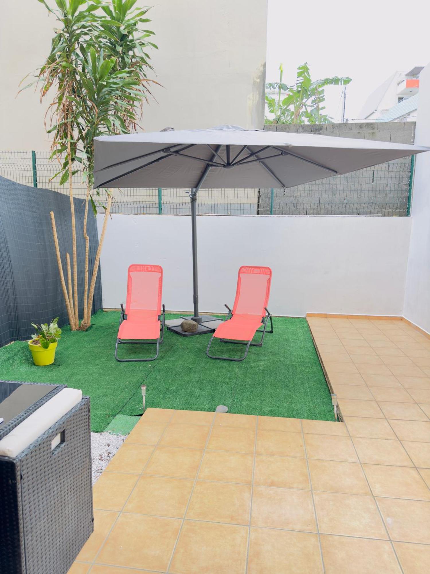 Le Petit Oasis Apartment Saint-Denis Ngoại thất bức ảnh